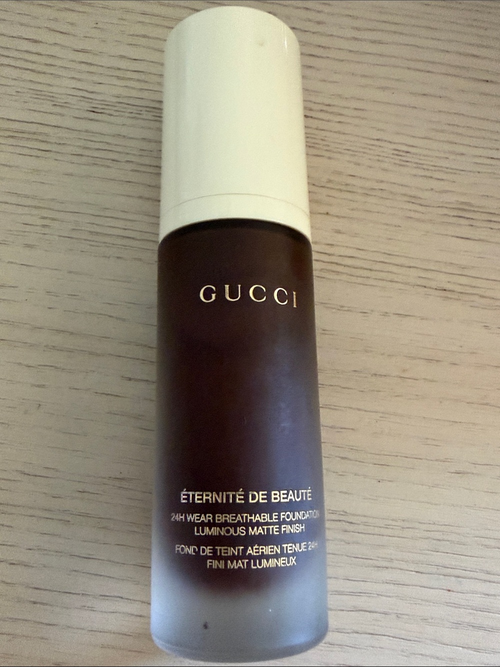 Gucci Éternité de Beauté Breathable Matte Foundation Shade Deep 5800 New w/o box